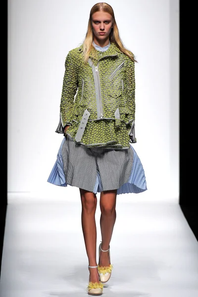 Look 8